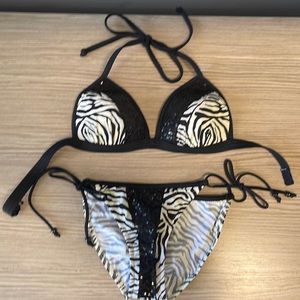 Venus black zebra sequin bikini Padded top Size B, bottom is a size 2 w/side tie